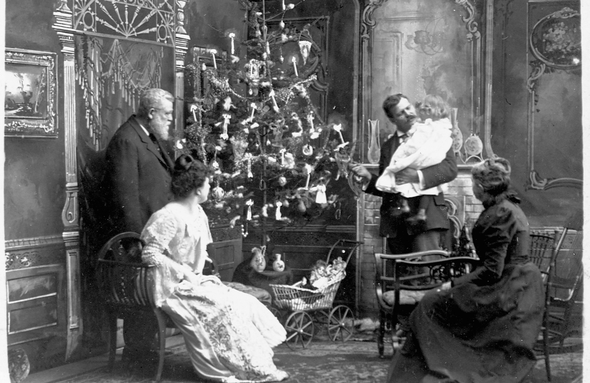 Gathering around the tree in 1900